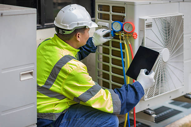 Professional Emergency Hvac Repair technician working in Clinton, NC
